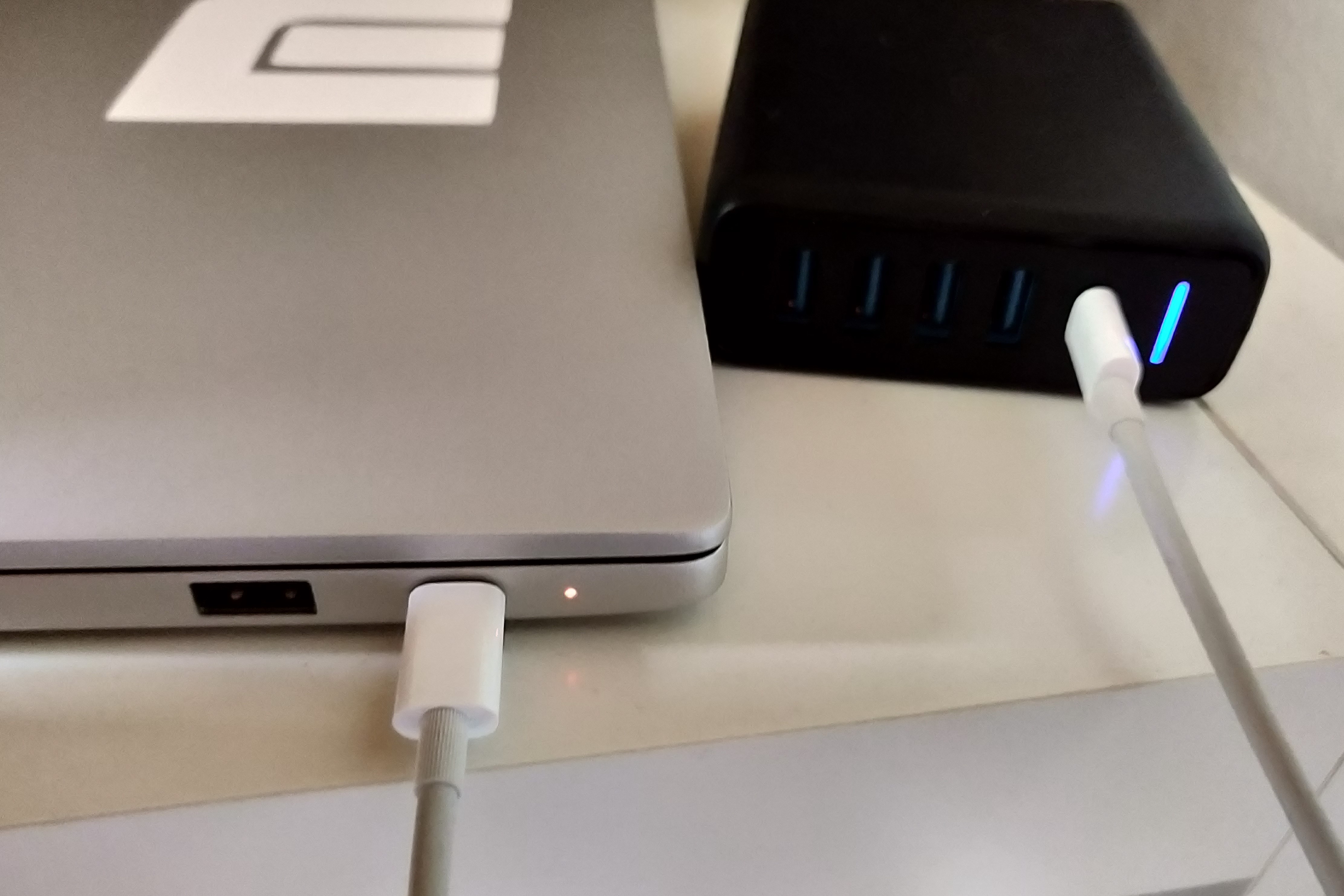 Anker PowerPort USB C Xiaomi Mi Air 13 (2).jpg