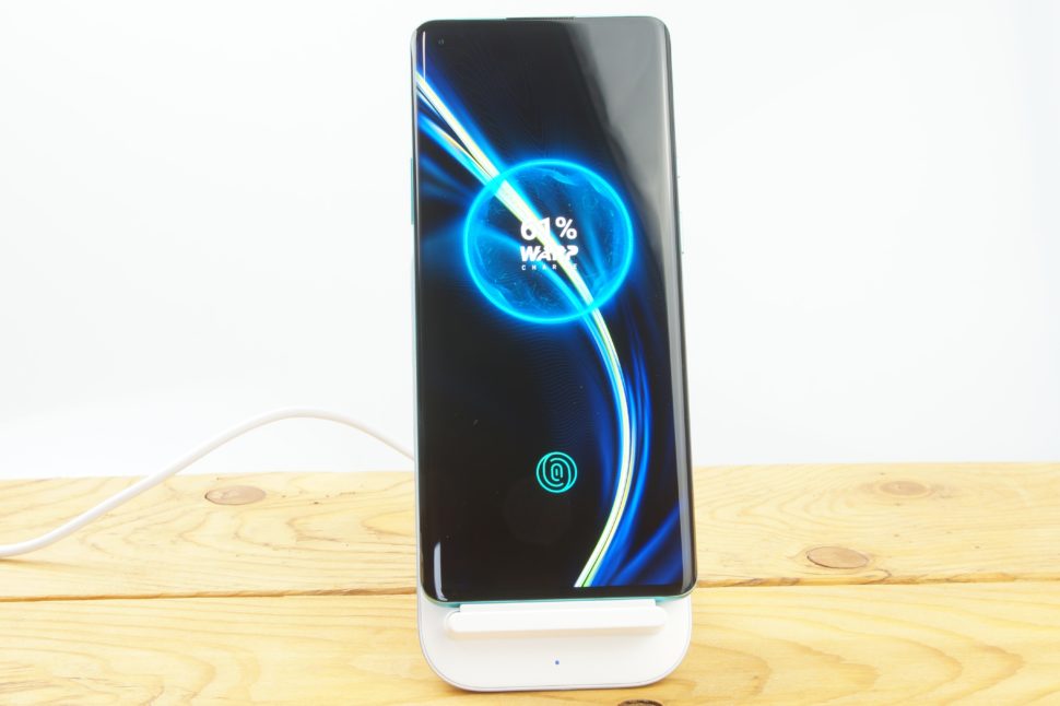 OnePlus 8 Pro Testbericht Warp Charge 30 Wireless Charger 7