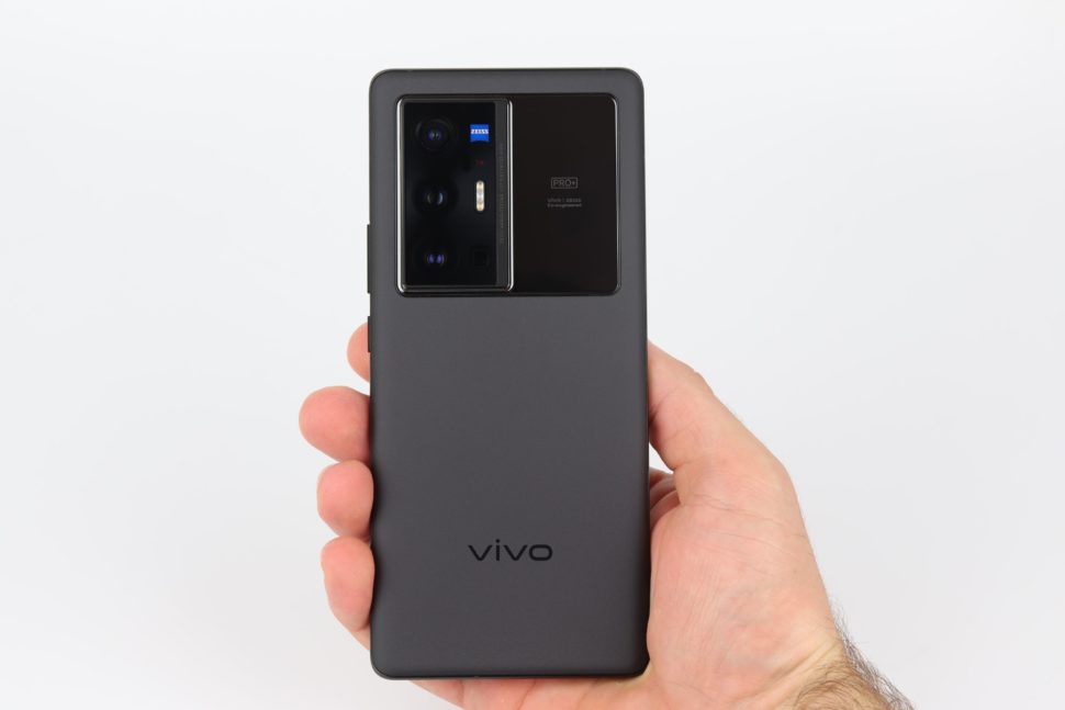Vivo X70 Pro Hand Test 2