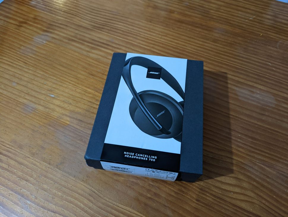 Bose NC700 Unboxing 1
