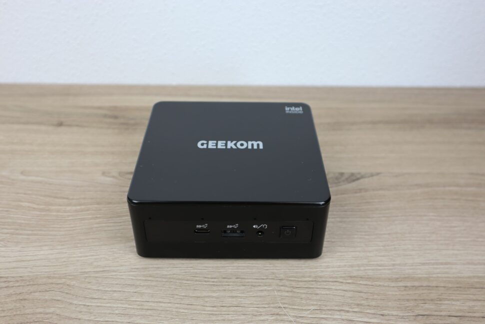 GEEKOM Mini IT8 Design 1