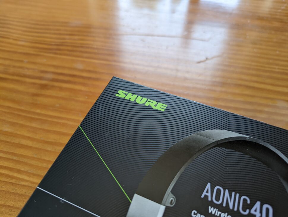 Shure AONIC40 Unboxing 2