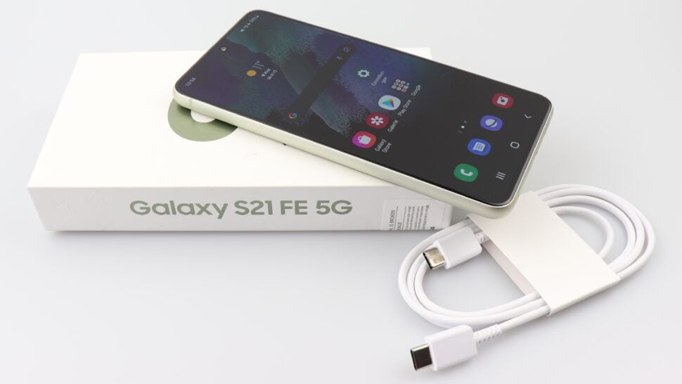 Samsung S21 FE Test Lieferumfang