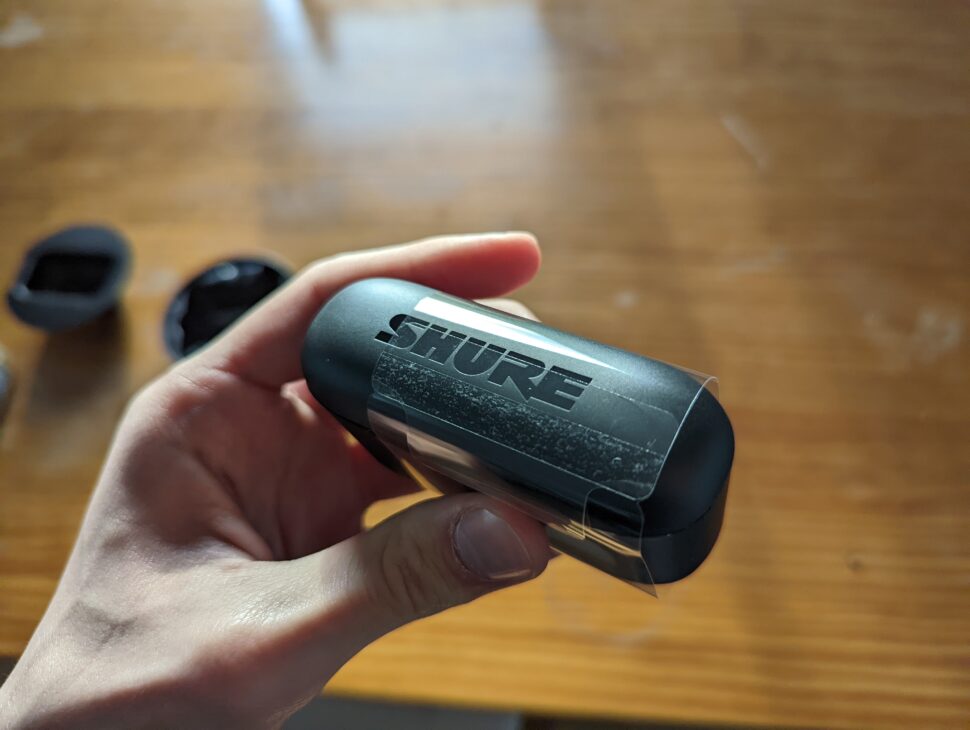 Shure AONIC Free Unboxing 5