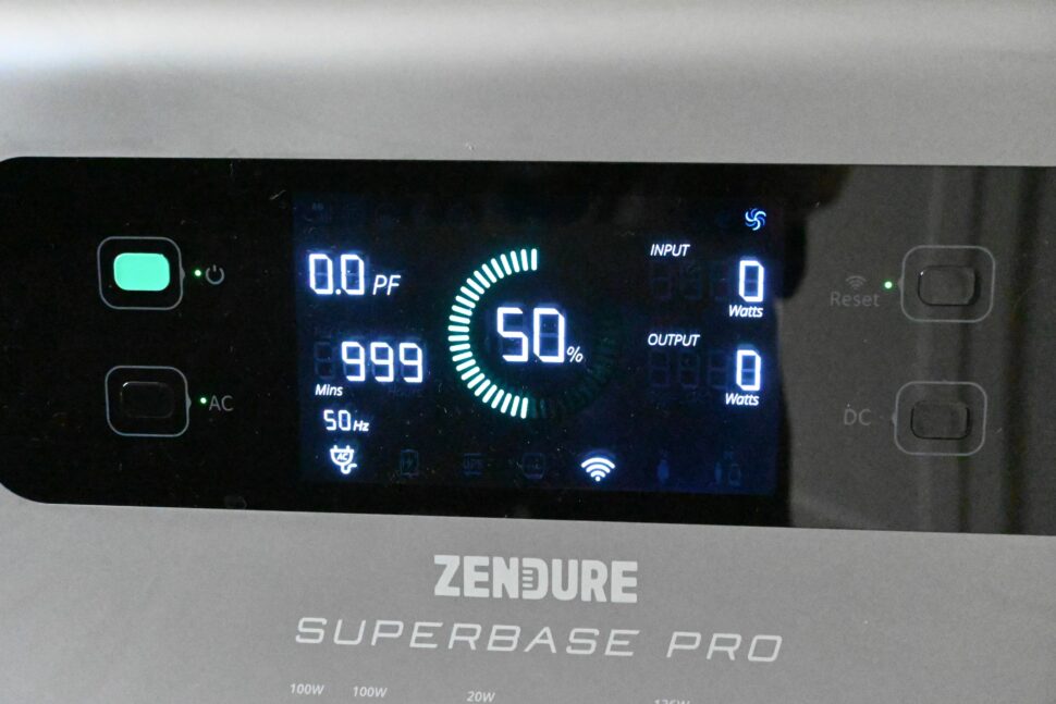 Zendure SuperBase Pro 2000 Test Display 1