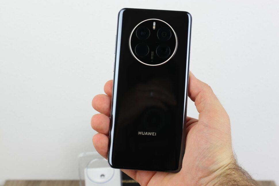 Huawei Mate 50 Pro Hand Test 2