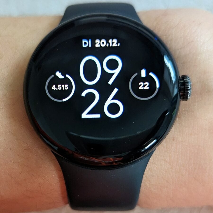 Google Pixel Watch Display 01