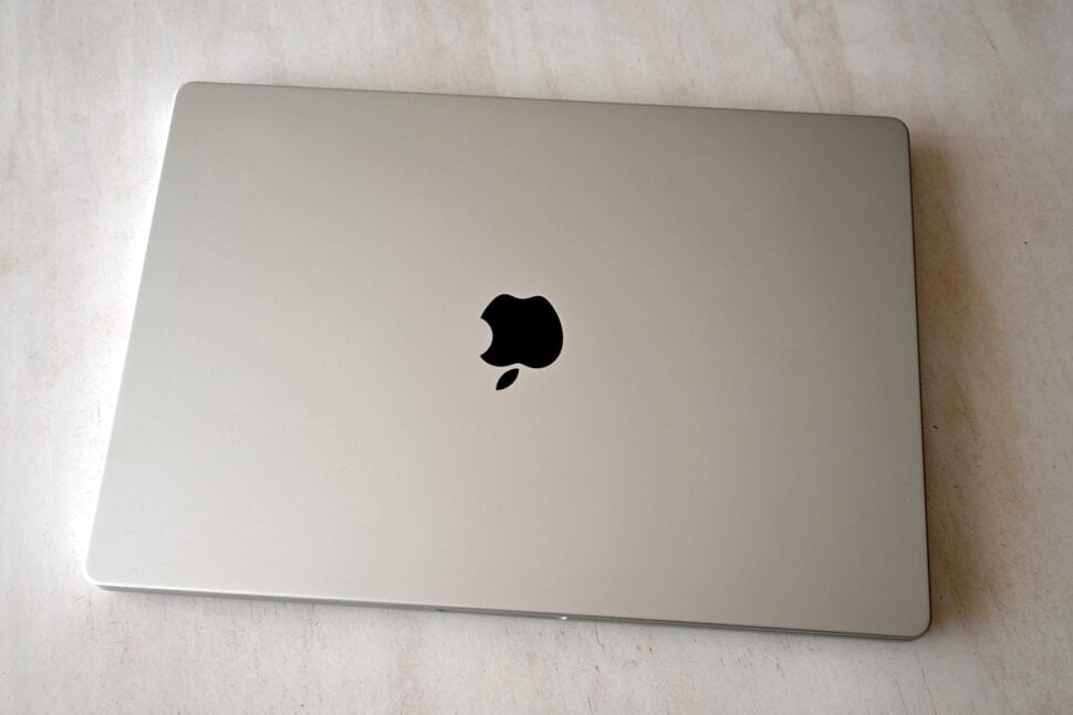 Macbook pro 2021 16 inch design test review 3