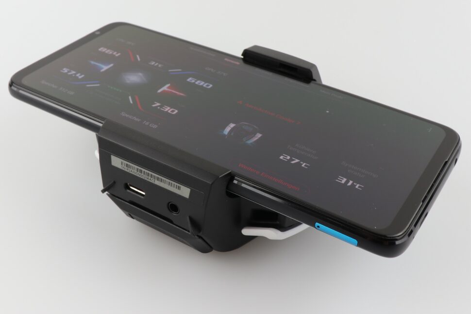 ROG Phone 7 Gaming Test Aero Active Cooler 7 5