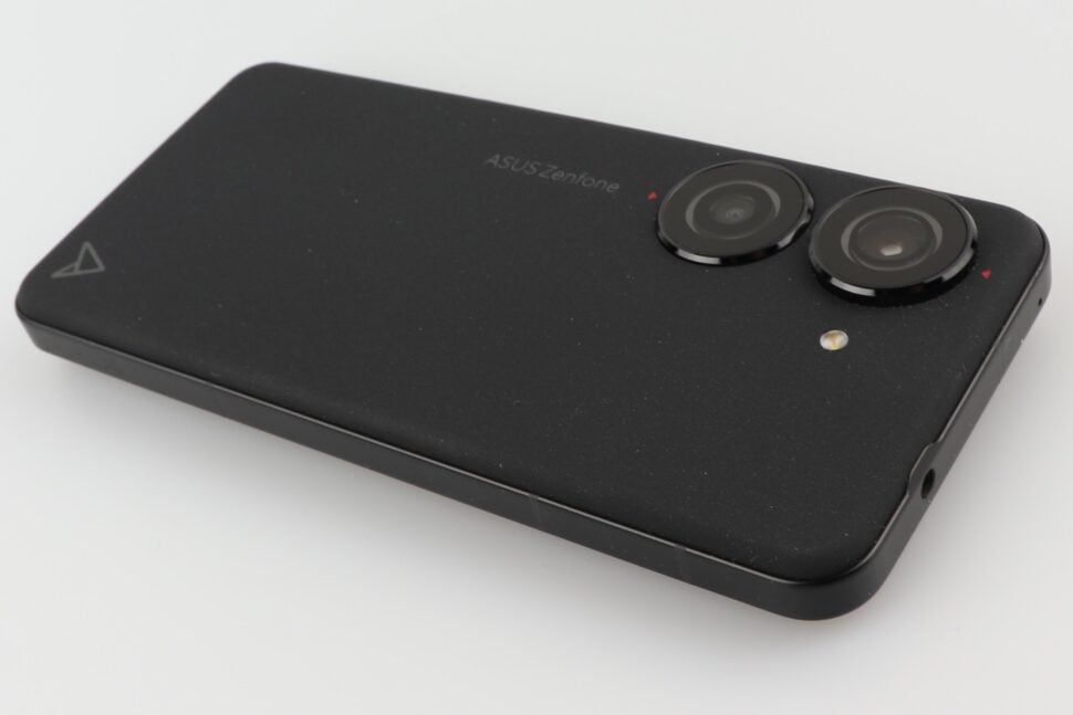 Asus ZenFone 10 Test Produktfotos Design 7
