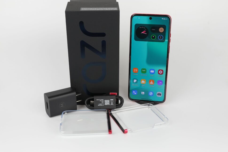 Motorola Razr 40 Ultra Lieferumfang