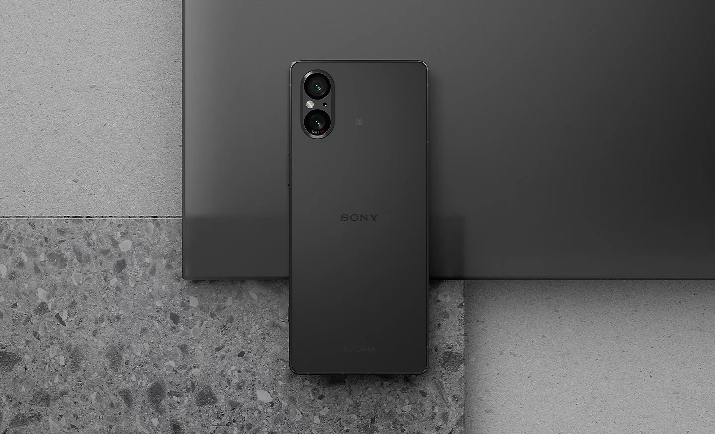 kompaktes 5 Special-Features - Flagship mit Xperia Sony V