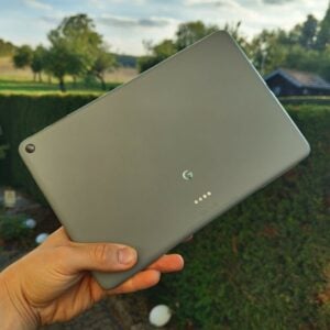 Google Pixel Tablet Test Hand 1