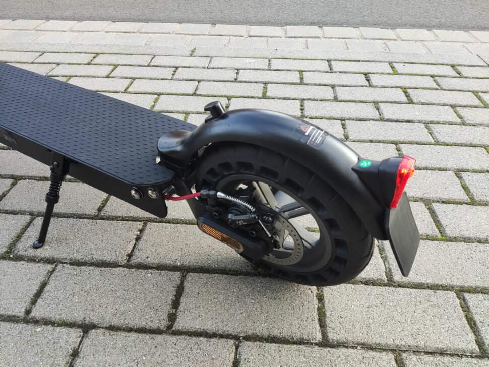 Der hintere Reflektor in Rot für eScooter - IO Hawk Onlineshop, 5,90 €