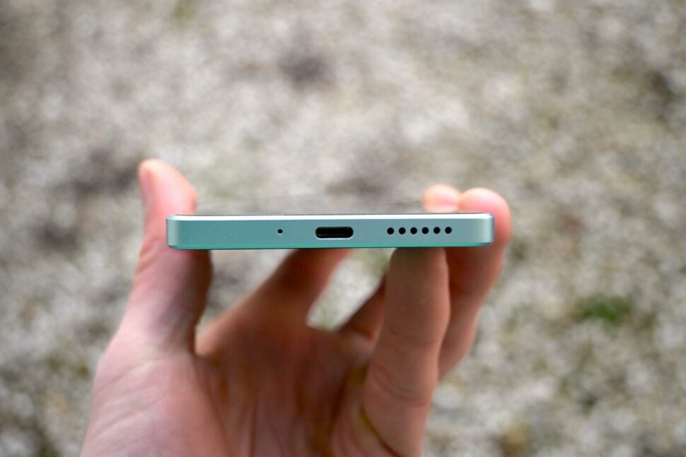 Xiaomi Redmi Note 13 5G usb port