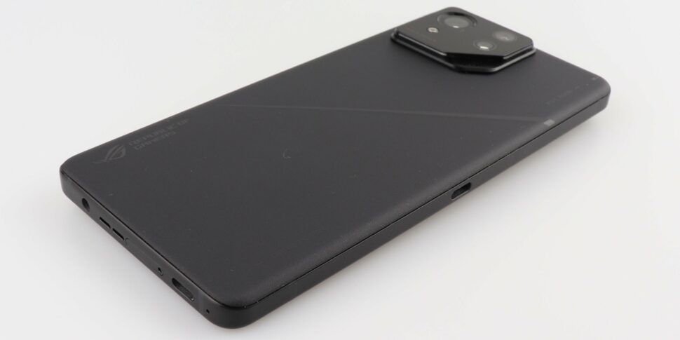 Asus ROG Phone 8 Pro Test Design 3