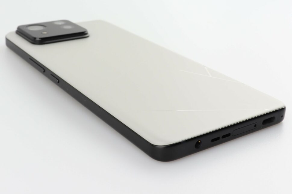 Asus ZenFone 11 Ultra Test Produktfotos Design 2
