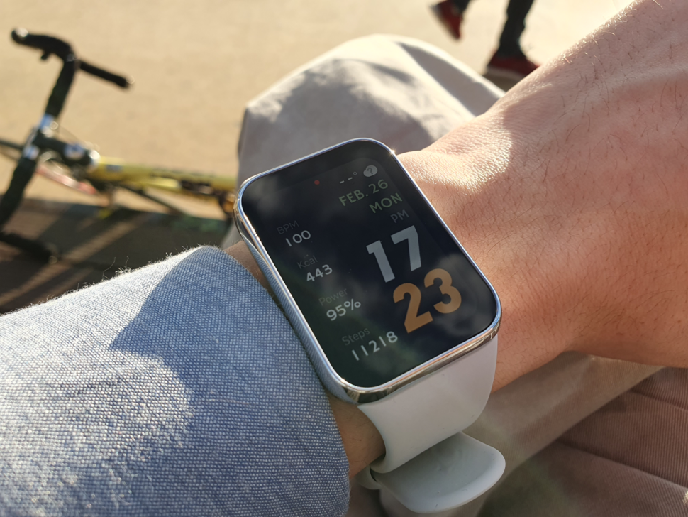 Xiaomi Smart Band 8 Pro in Action 2