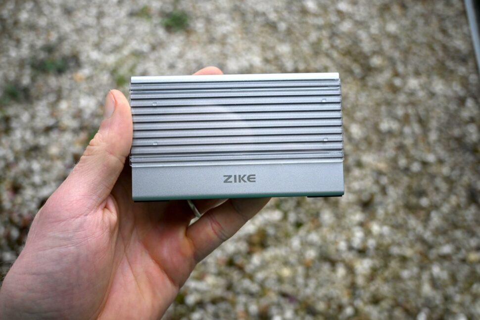 ZikeDrive 40Gbps USB4 NVMe SSD Test 1